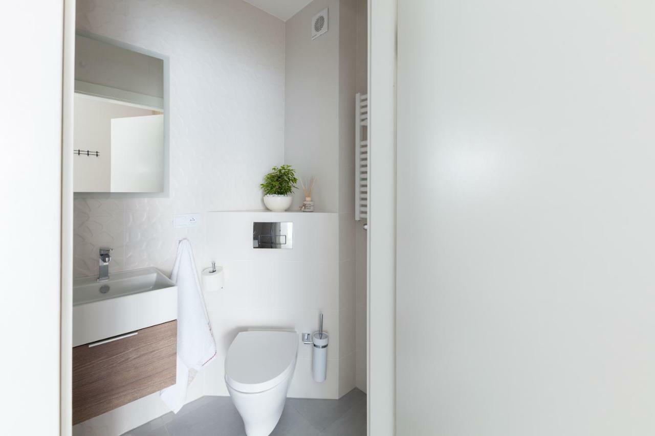 Raval Apartments - Soft Black Rewal Bagian luar foto